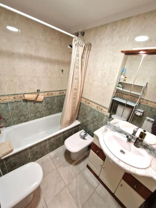 Apartamento Playa Con Terraza & Vistas Al Mar Foz Bagian luar foto